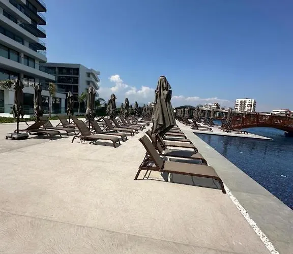 Grand Sapphire Casino 15 *